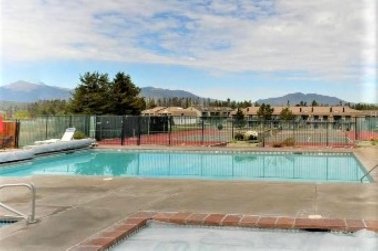 Pines At Meadow Ridge Hotel Fraser Exterior photo
