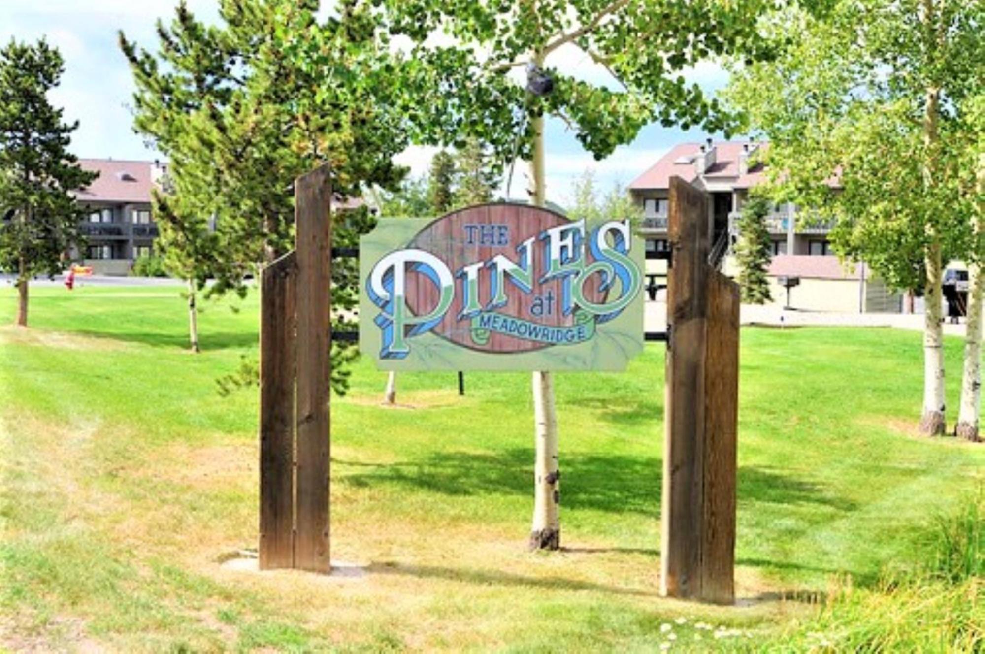 Pines At Meadow Ridge Hotel Fraser Exterior photo